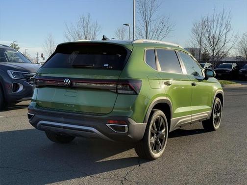 2025 Volkswagen Taos 1.5T SE