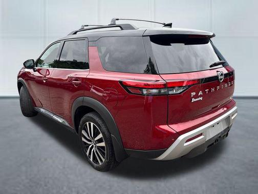 Scarlet Ember/Super Black 2025 Nissan Pathfinder Platinum 4WD