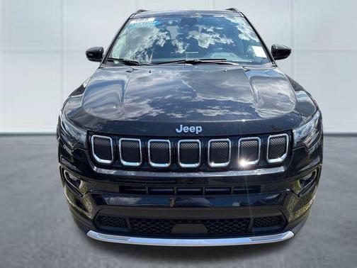 Diamond Black Crystal Pearlcoat 2022 Jeep Compass Limited
