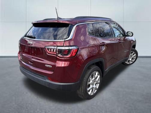 Velvet Red Pearlcoat 2022 Jeep Compass Latitude Lux