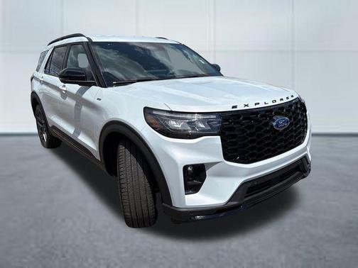 Space White Metallic 2026 Ford Explorer ST-Line