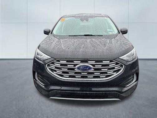 Black Metallic 2023 Ford Edge SEL