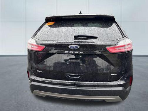 Black Metallic 2023 Ford Edge SEL