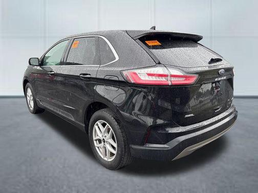 Black Metallic 2023 Ford Edge SEL