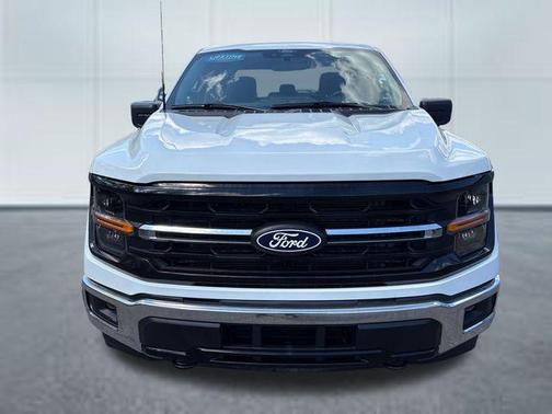 Oxford White 2025 Ford F-150 XLT