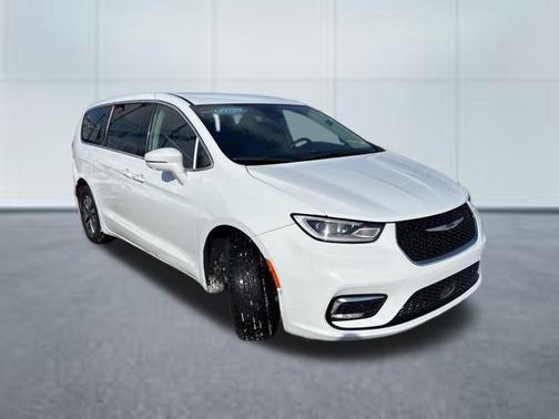 2022 Chrysler Pacifica Hybrid Touring L