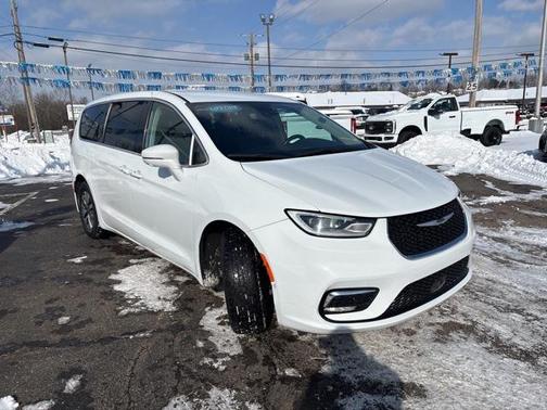 2022 Chrysler Pacifica Hybrid Touring L