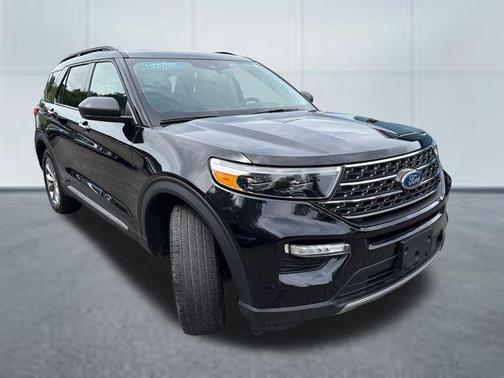 Agate Black Metallic 2023 Ford Explorer XLT