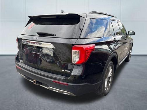 Agate Black Metallic 2023 Ford Explorer XLT