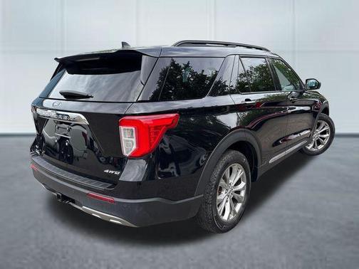 Agate Black Metallic 2023 Ford Explorer XLT