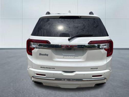 White Frost Tricoat 2022 GMC Acadia Denali