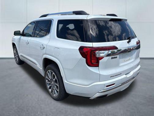 White Frost Tricoat 2022 GMC Acadia Denali