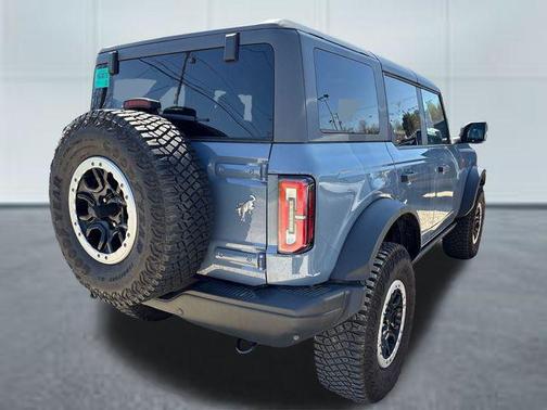 Azure Gray Metallic Tri-Coat 2023 Ford Bronco Badlands