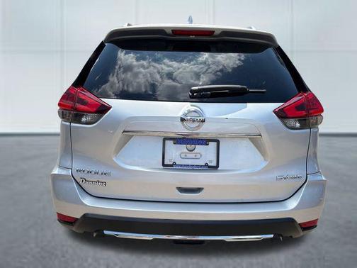 Brilliant Silver 2017 Nissan Rogue SV