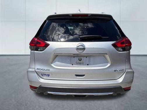 Brilliant Silver 2017 Nissan Rogue SV
