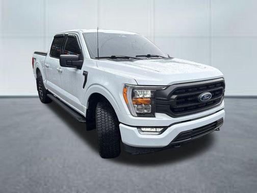 Space White Metallic 2022 Ford F-150 XLT