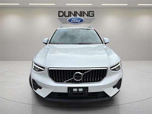 2025 Volvo XC40 B5 Plus Bright Theme