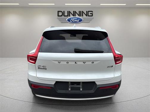 2025 Volvo XC40 B5 Plus Bright Theme