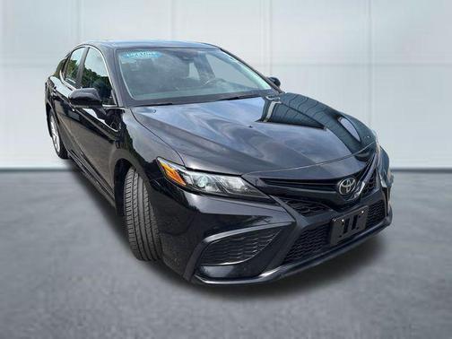 Midnight Black Metallic 2024 Toyota Camry SE