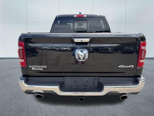 Diamond Black Crystal Pearlcoat 2019 RAM 1500 Laramie