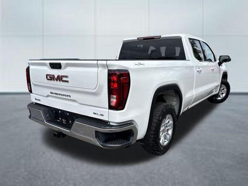 Summit White 2023 GMC Sierra 1500 SLE