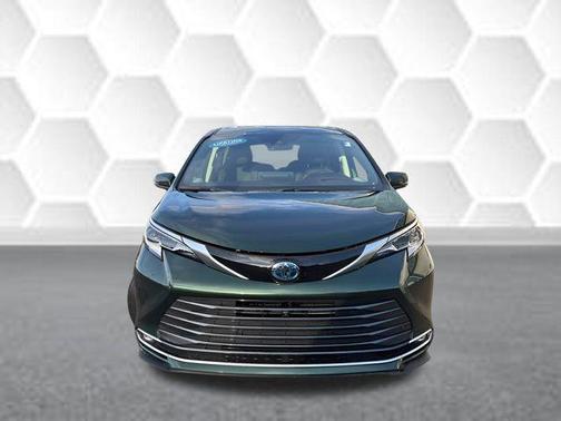 2023 Toyota Sienna Platinum 7 Passenger