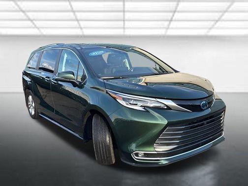 2023 Toyota Sienna Platinum 7 Passenger