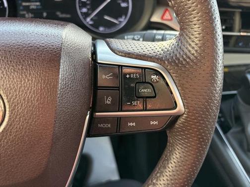 2023 Toyota Sienna Platinum 7 Passenger