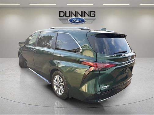 2023 Toyota Sienna Platinum 7 Passenger