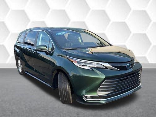 2023 Toyota Sienna Platinum 7 Passenger