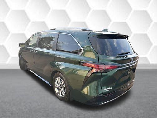 2023 Toyota Sienna Platinum 7 Passenger