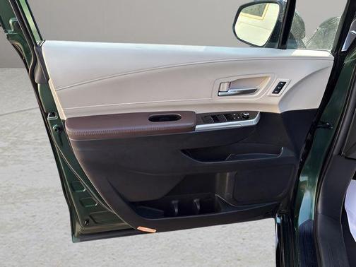 2023 Toyota Sienna Platinum 7 Passenger