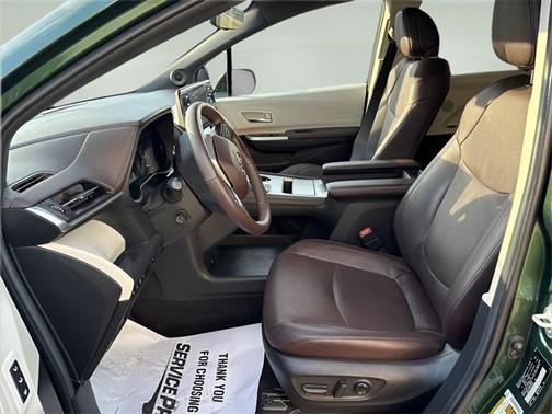 2023 Toyota Sienna Platinum 7 Passenger