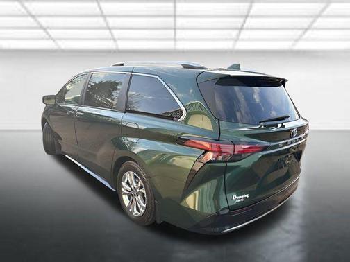 2023 Toyota Sienna Platinum 7 Passenger