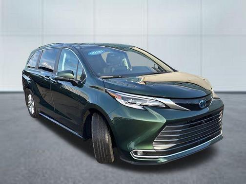 2023 Toyota Sienna Platinum 7 Passenger
