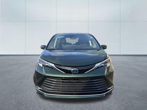 2023 Toyota Sienna Platinum 7 Passenger