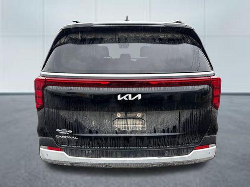 Aurora Black Pearl 2025 Kia Carnival EX