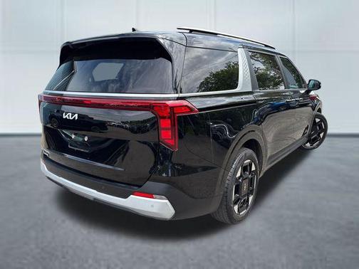 Aurora Black Pearl 2025 Kia Carnival EX
