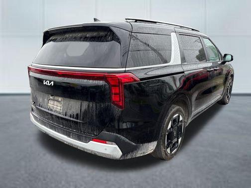 Aurora Black Pearl 2025 Kia Carnival EX