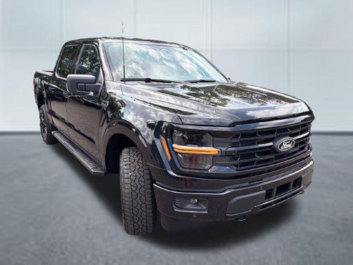 Agate Black Metallic 2026 Ford F-150 XLT