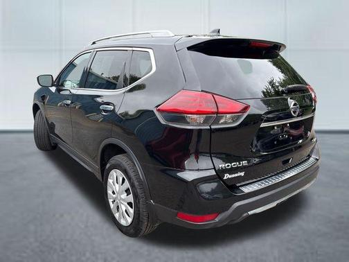 Magnetic Black 2018 Nissan Rogue SV