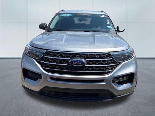 Silver Metallic 2024 Ford Explorer XLT