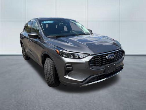 Carbonized Gray Metallic 2023 Ford Escape Active