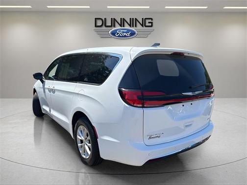 2025 Chrysler Pacifica L