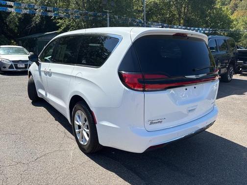 2025 Chrysler Pacifica L