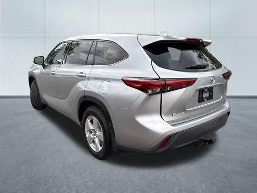 Celestial Silver Metallic 2021 Toyota Highlander L
