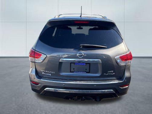 Gun Metallic 2016 Nissan Pathfinder Platinum