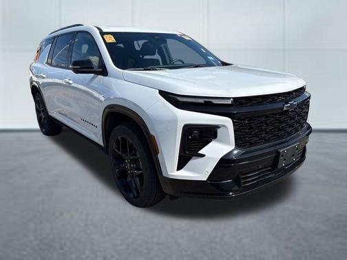 Polar White Tricoat 2026 Chevrolet Traverse RS