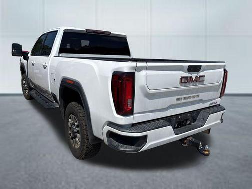 Summit White 2021 GMC Sierra 2500 AT4
