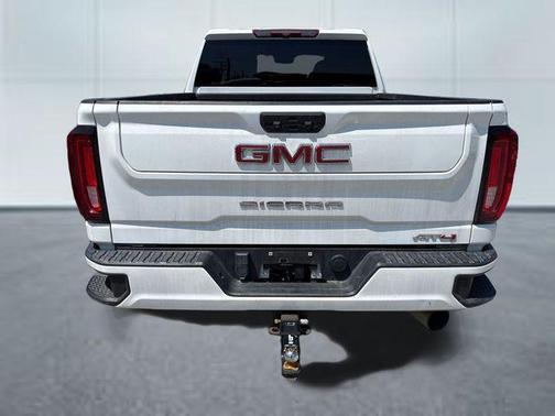 Summit White 2021 GMC Sierra 2500 AT4